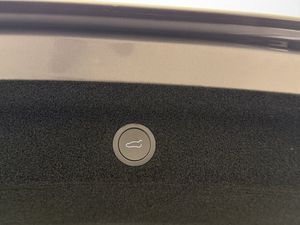Tesla Model Y bild 31