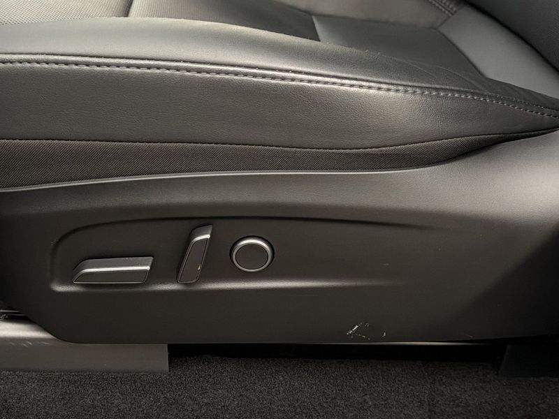 Tesla Model Y bild 15