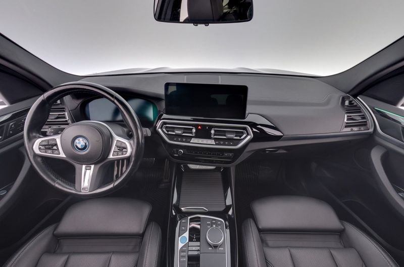 BMW iX3 bild 13