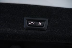 BMW 330 bild 14
