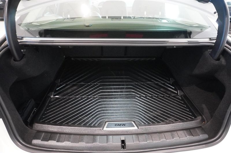 BMW 330 bild 13