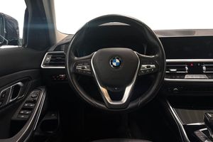 BMW 320 bild 9