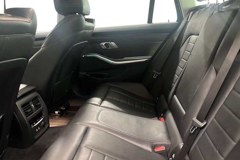 BMW 320 bild 11