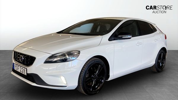 Volvo V40 D3 R-Design P-värmare Bi-xenon PDC-bak - 2016