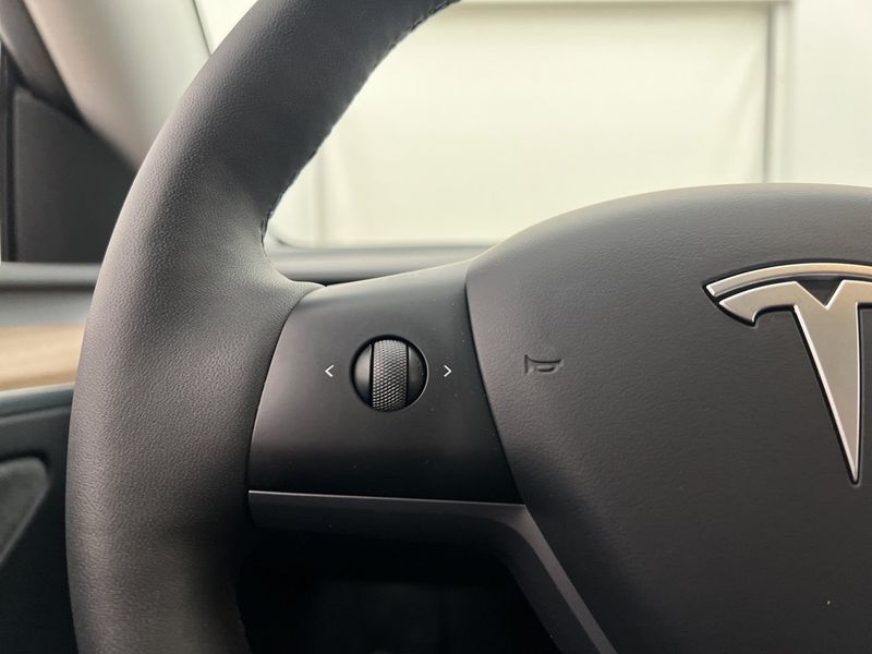 Tesla Model Y bild 28