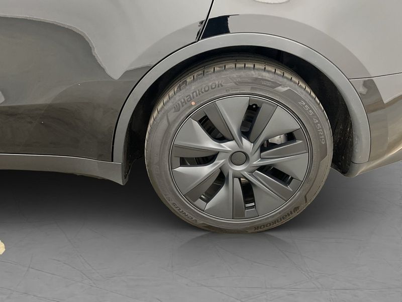 Tesla Model Y bild 32
