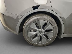 Tesla Model Y bild 33