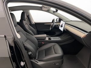 Tesla Model Y bild 11