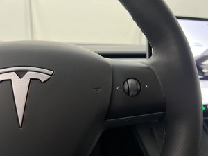 Tesla Model Y bild 27