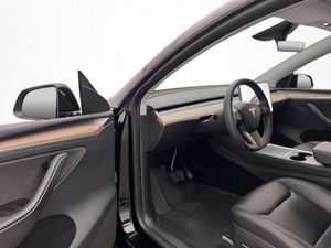 Tesla Model Y bild 16