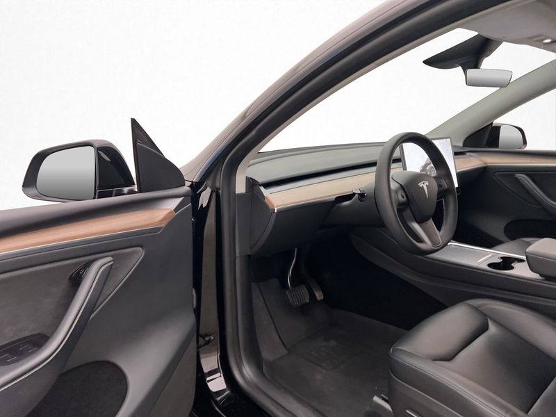 Tesla Model Y bild 16