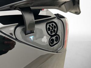 Tesla Model Y bild 30