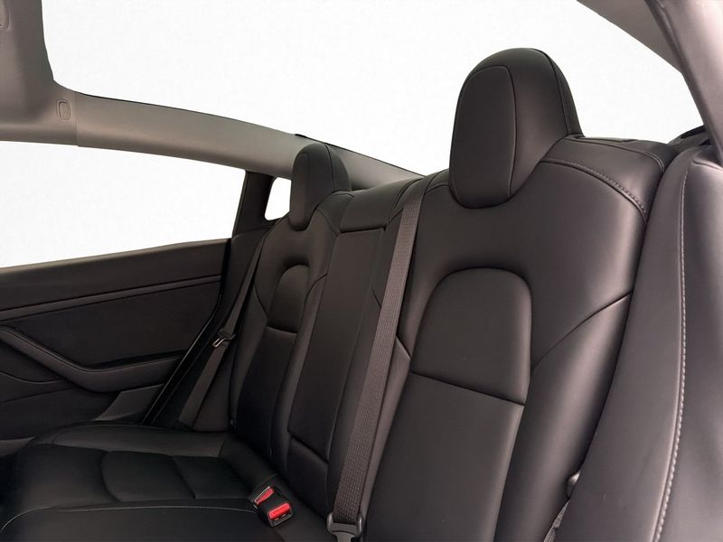 Tesla Model 3 bild 13