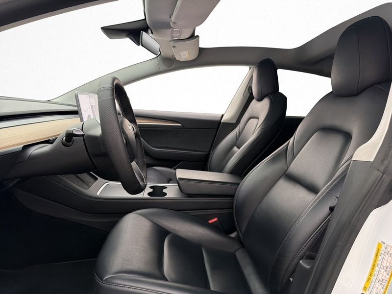 Tesla Model 3 bild 16
