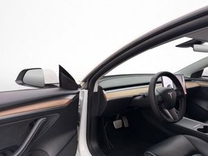 Tesla Model 3 bild 15