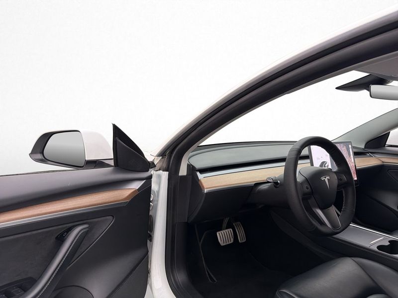 Tesla Model 3 bild 15