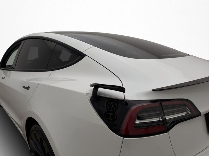 Tesla Model 3 bild 28