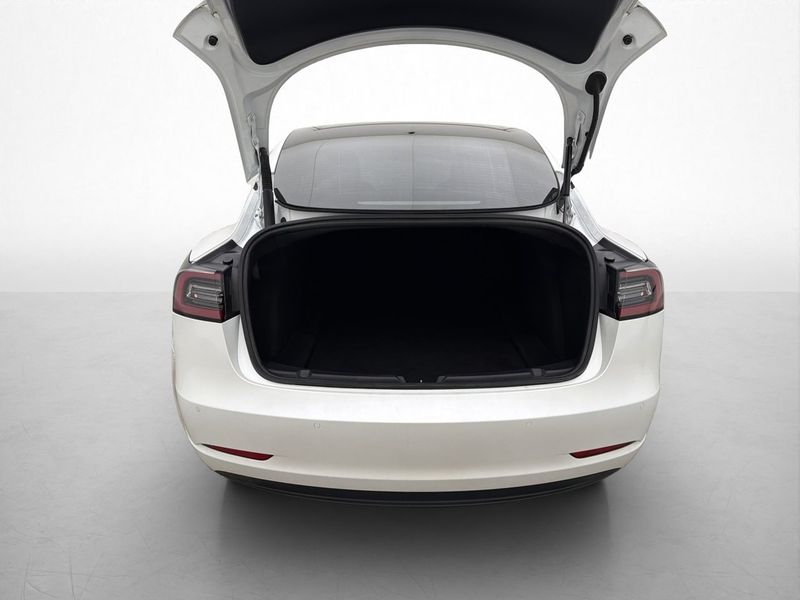 Tesla Model 3 bild 9