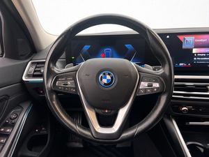 BMW 330 bild 15