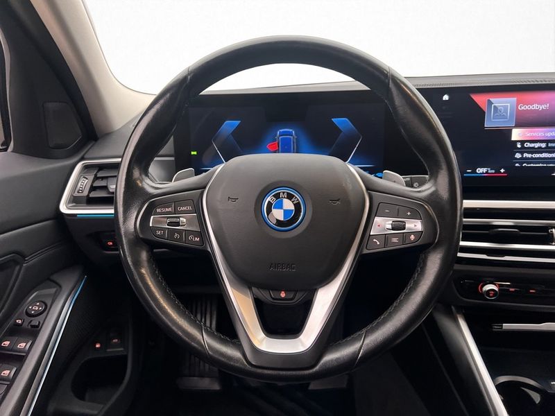 BMW 330 bild 15