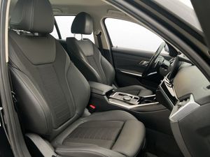 BMW 330 bild 11
