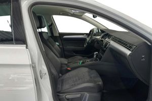 Volkswagen Passat bild 7