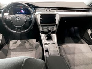 Volkswagen Passat bild 6