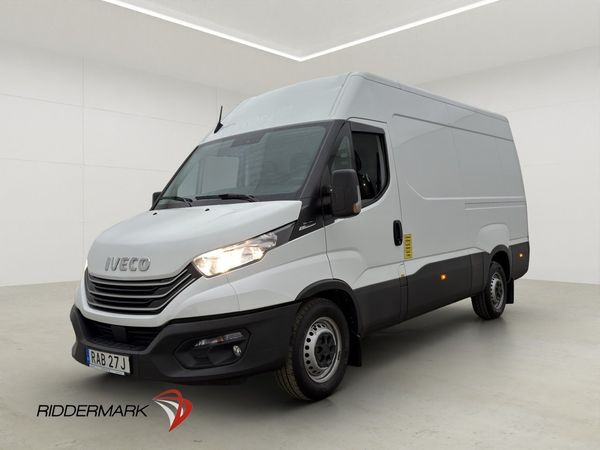 Iveco Daily L3H2 136hk FLYTTBIL Värm 3-Sits Farthållare Moms - 2023