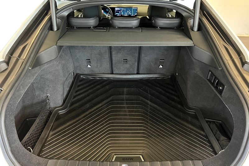 BMW i4 bild 25