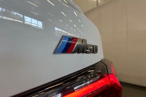 BMW i4 bild 8
