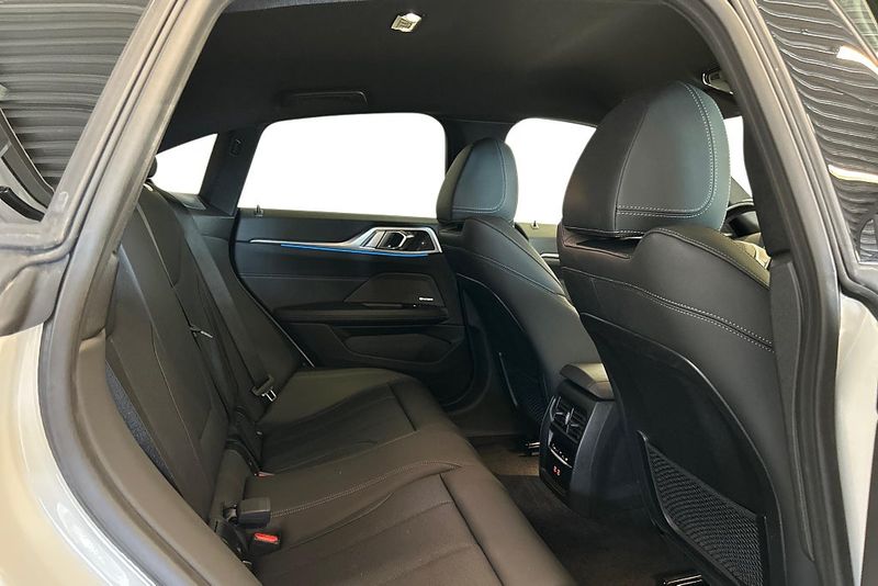BMW i4 bild 23