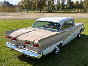 Ford Fairlane bild 8