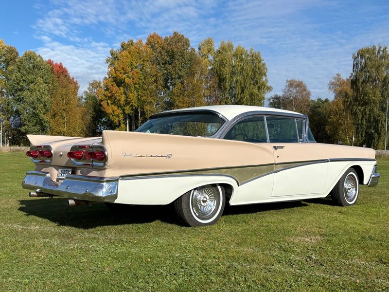 Ford Fairlane bild 2