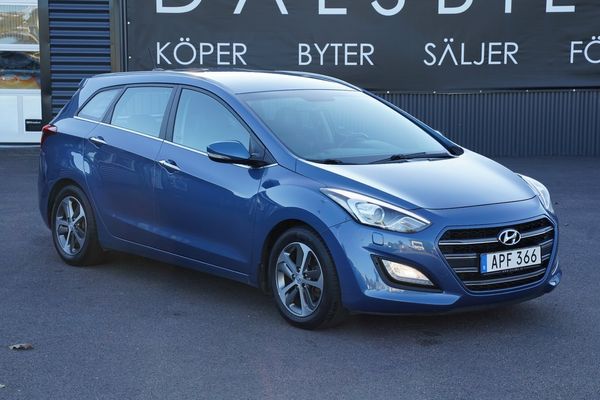 Hyundai i30 CRDi 136HK Aut Kombi Premium / Värmare / Drag / Navi - 2015