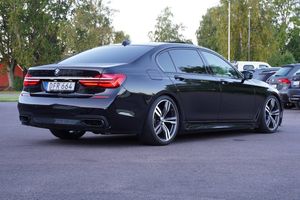 BMW 750 bild 2