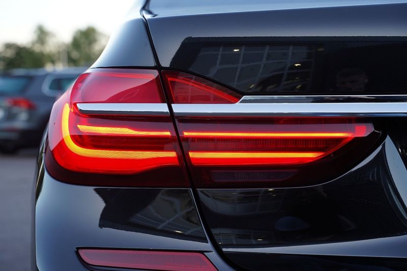 BMW 750 bild 4