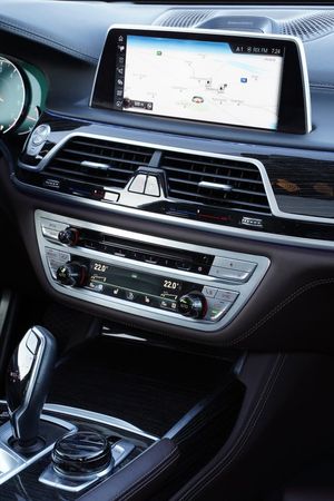 BMW 750 bild 25