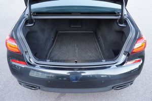 BMW 750 bild 17