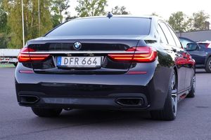 BMW 750 bild 28