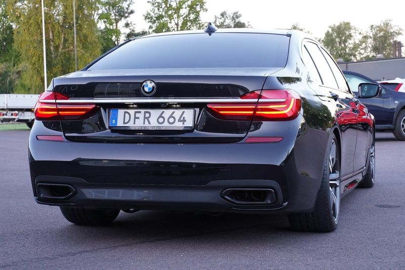 BMW 750 bild 28