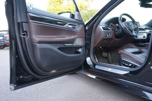 BMW 750 bild 11
