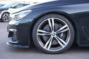 BMW 750 bild 7