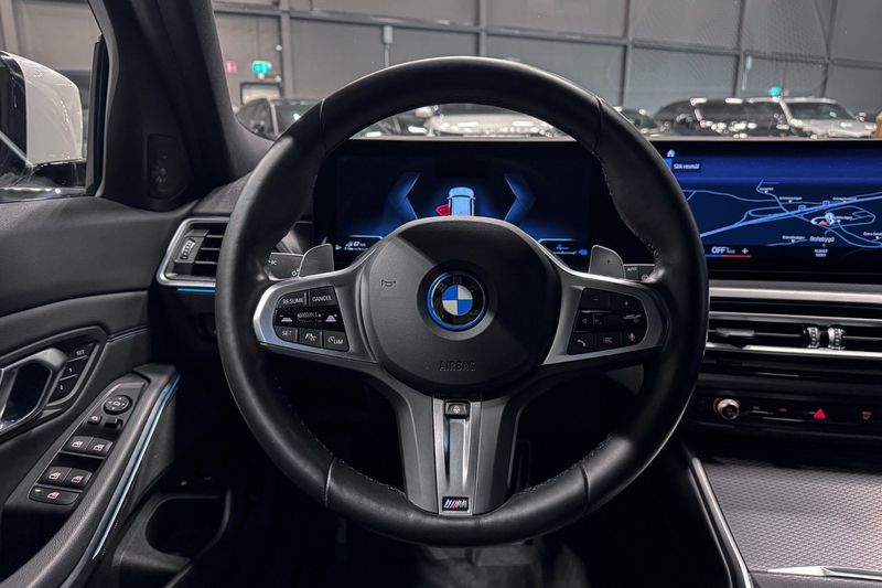 BMW 330 bild 14