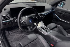 BMW 330 bild 11
