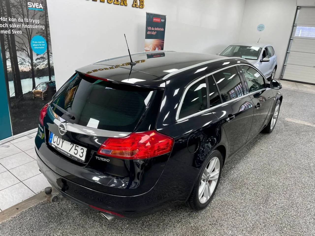 Vehicle image 18