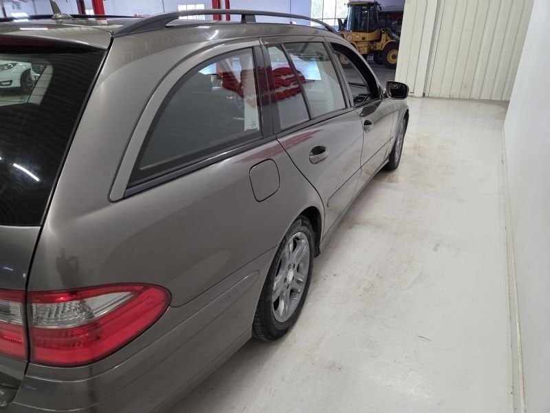 Mercedes E280 bild 6