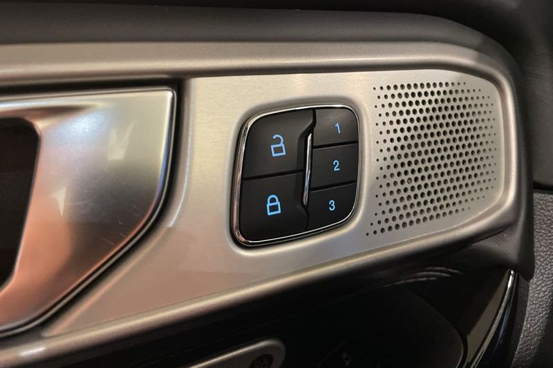 Ford Explorer bild 16