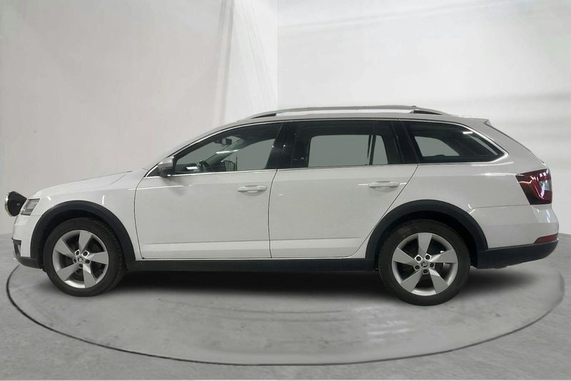 Skoda Octavia bild 2