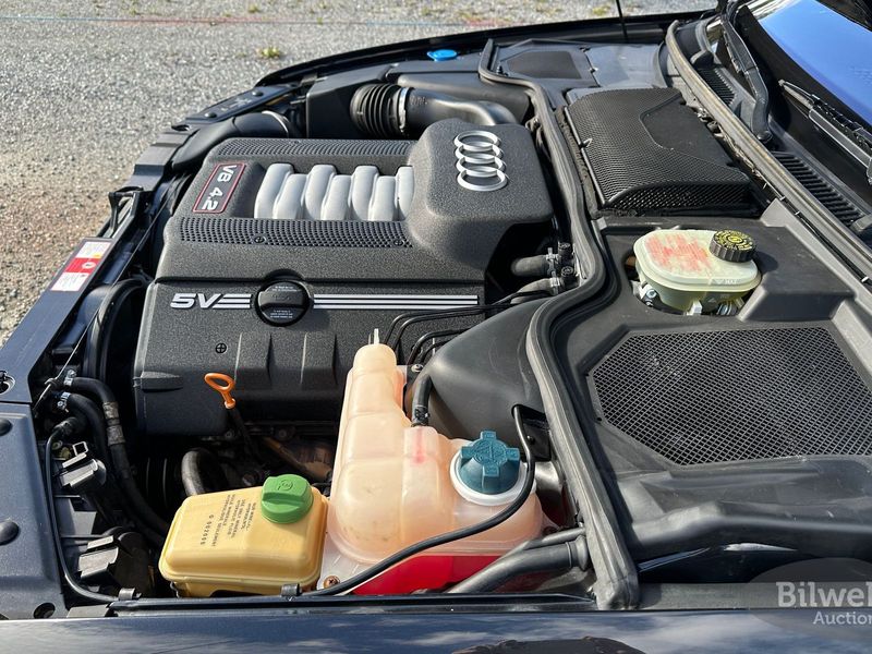 Audi S8 bild 24