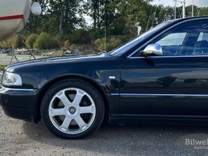 Audi S8 bild 16